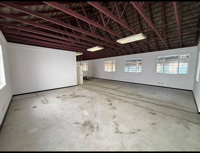 225M² WAREHOUSE TO LET IN EPPING INDUSTRIAL